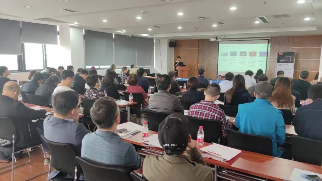 普創(chuàng)高級工程師、行業(yè)解決方案工程師戴寬正在發(fā)言